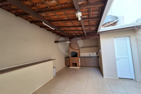 Casa à venda com 3 quartos, sendo 1 suíte, no condomínio Villaggio Tronchim, São Paulo - SP