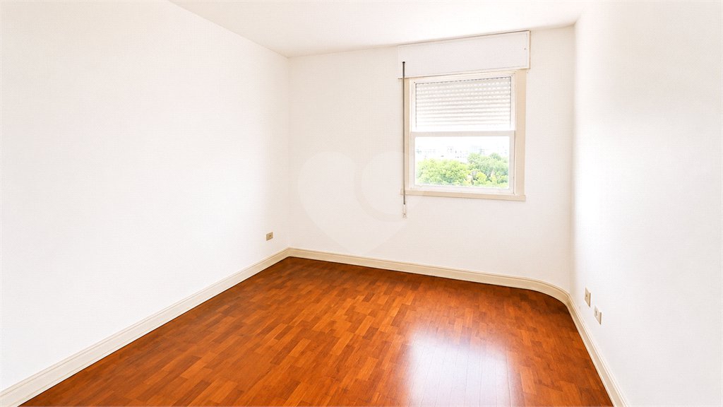 Apartamento à venda com 4 quartos, sendo 1 suíte, em Alto da Boa Vista, São Paulo, SP