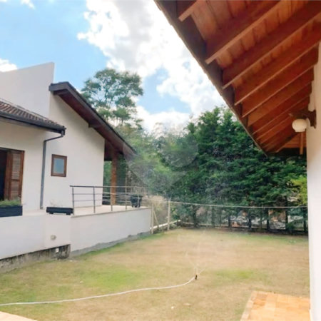 Casa à venda com 5 quartos, sendo 4 suítes, em Transurb, Itapevi, SP