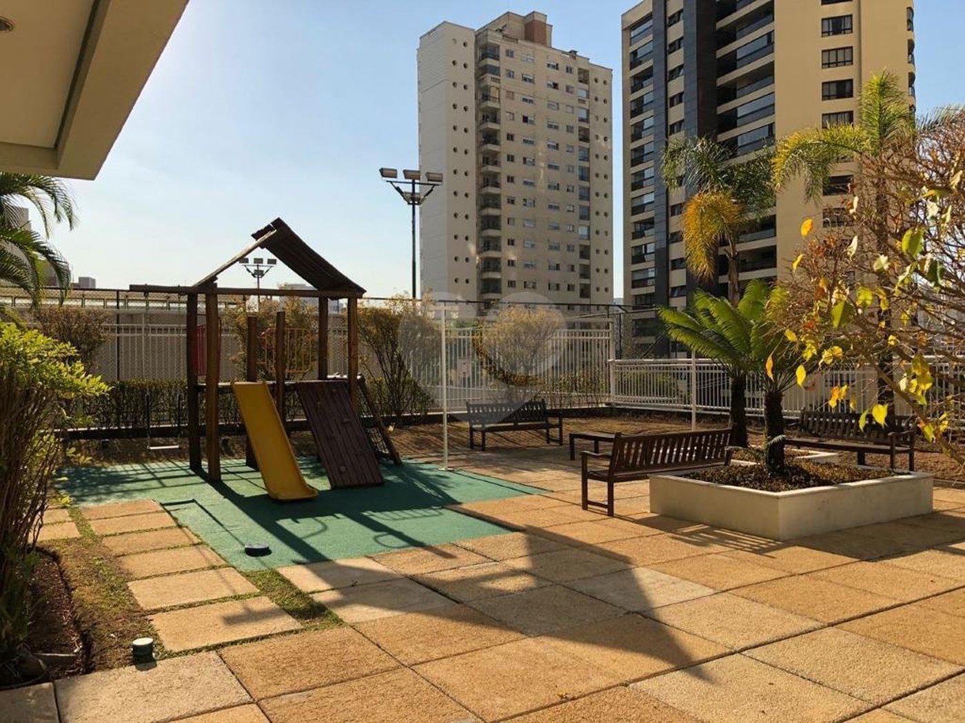 Apartamento à venda com 3 suítes em Vila Suzana, São Paulo, SP