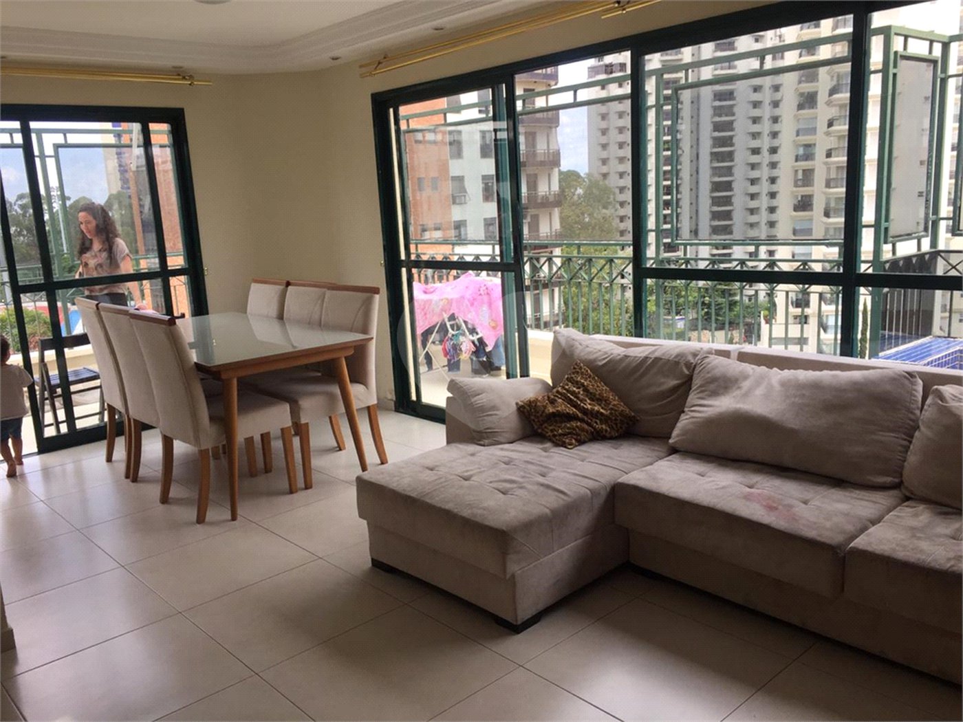 Apartamento à venda com 3 suítes em Vila Suzana, São Paulo, SP