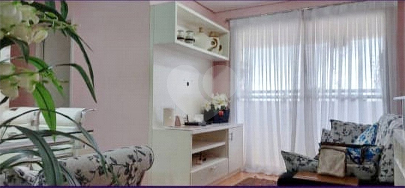 Apartamento à venda com 3 quartos, sendo 1 suíte,  em Vila Vermelha, São Paulo, SP