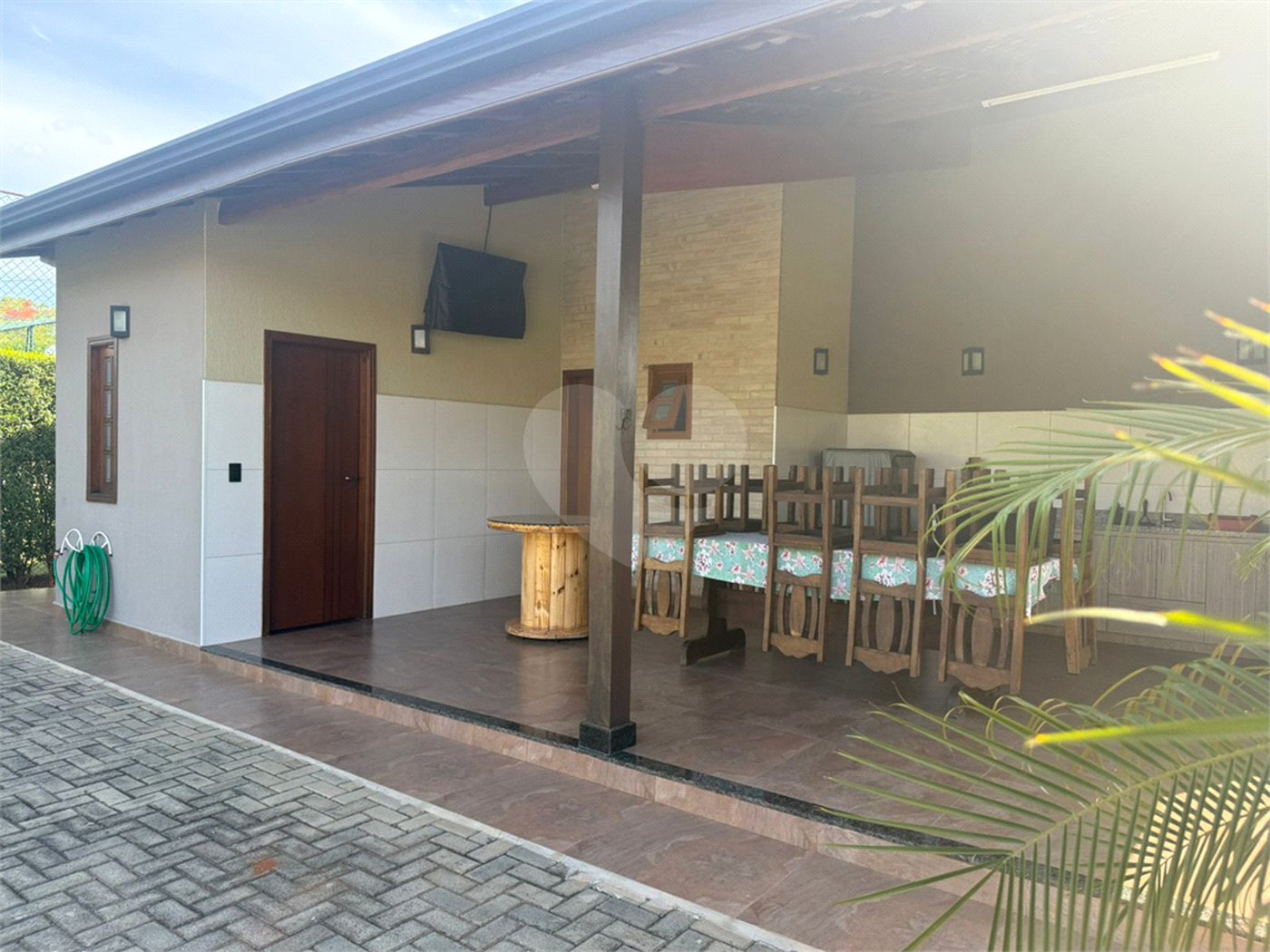 Casa à venda com 3 suítes no condomínio Terras de Mont Serrat, Salto - SP
