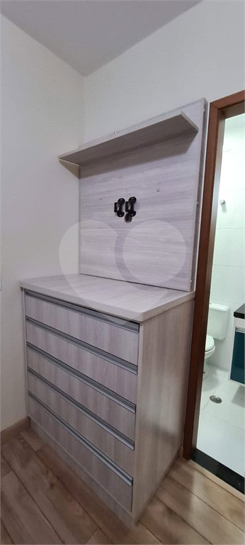 Casa à venda com 3 quartos, sendo 1 suíte, no condomínio Alvorada Parque Vitória, São Paulo - SP