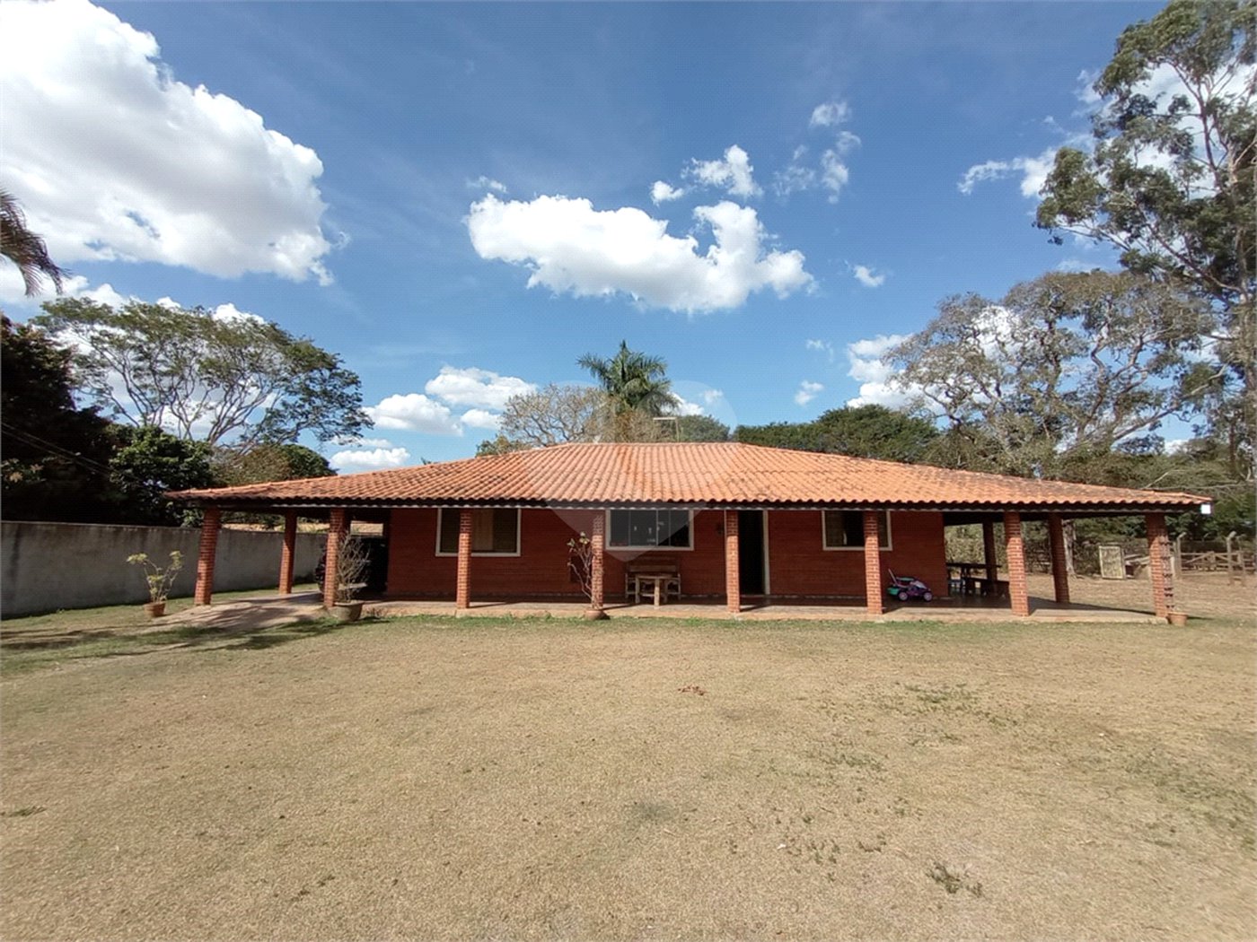 Casa à venda com 3 quartos, sendo 1 suíte,  em Estância Conceição, Itapetininga, SP