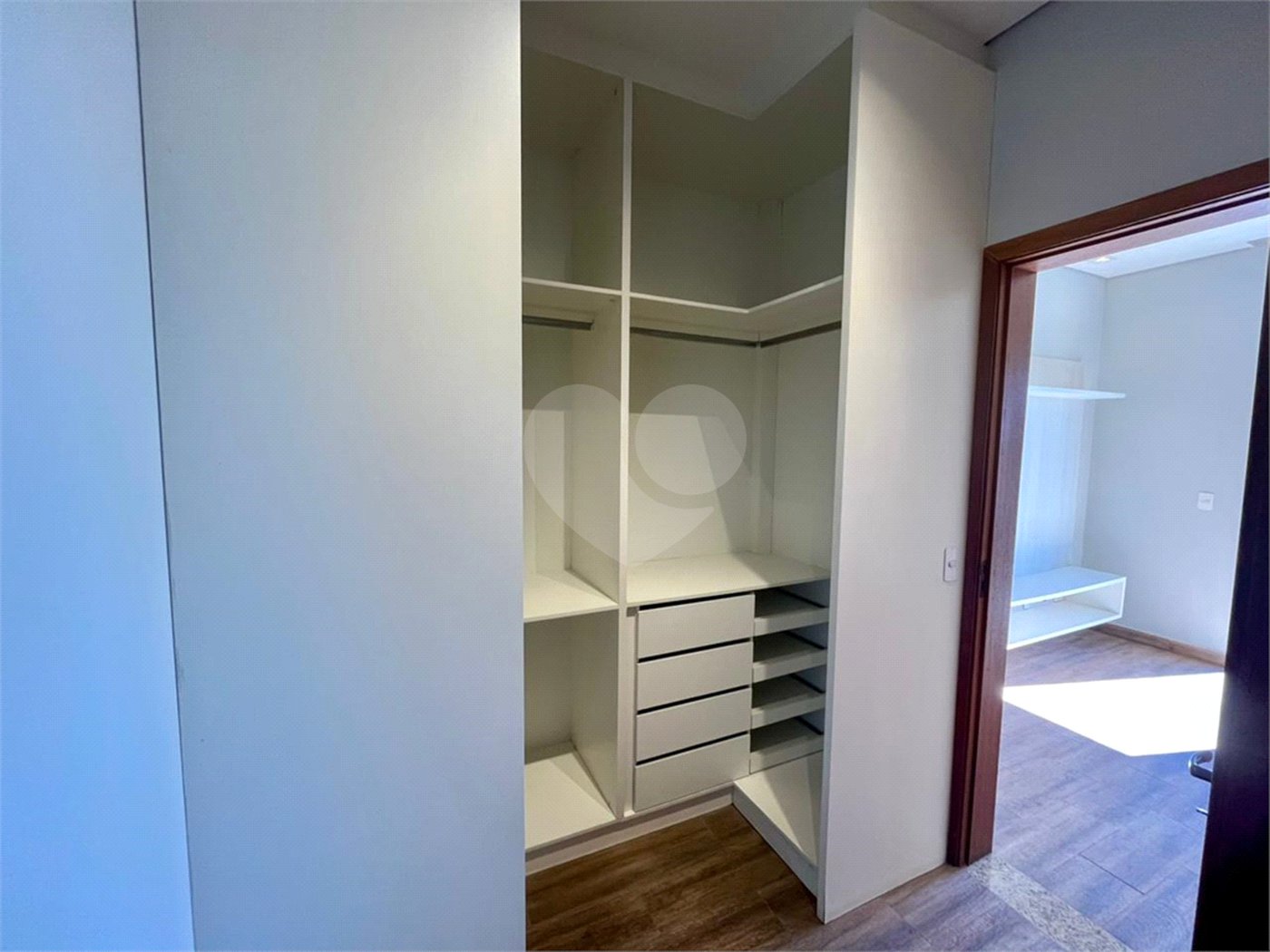 Casa à venda com 3 suítes no condomínio Campos do Conde, Sorocaba - SP