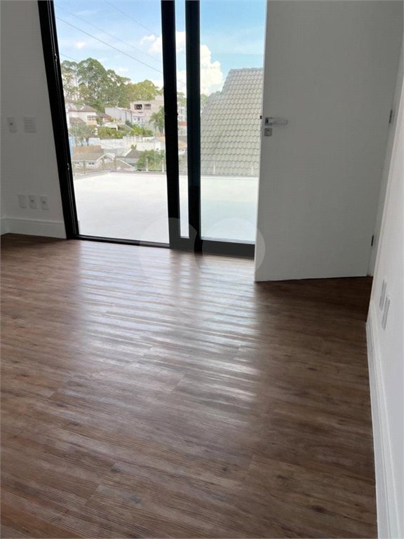 Casa à venda com 4 quartos, sendo 2 suítes, no condomínio Swiss Park, São Bernardo do Campo - SP