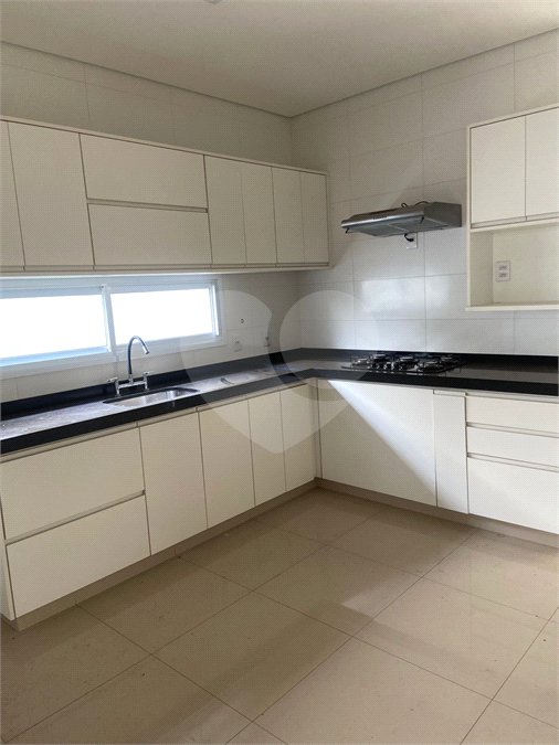 Casa à venda ou para alugar com 3 suítes no condomínio Portal das Tipuanas, Araraquara - SP