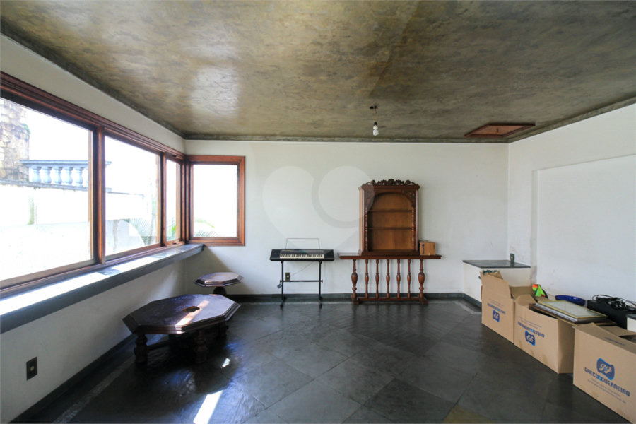 Casa à venda com 5 quartos, sendo 3 suítes, em Jardim São Bento, São Paulo, SP