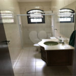 Casa à venda com 5 quartos, sendo 3 suítes, no condomínio Recanto das Flores, Indaiatuba - SP