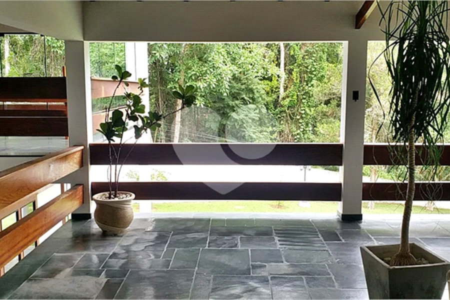 Casa à venda com 4 suítes no condomínio Alpes da Cantareira, Mairiporã - SP