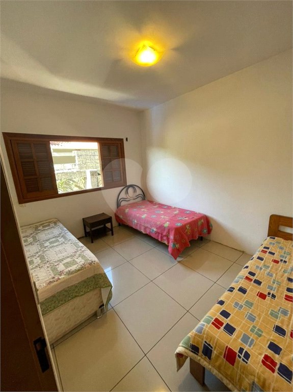Casa à venda com 5 quartos, sendo 3 suítes,  no condomínio Flamboyant, Atibaia - SP