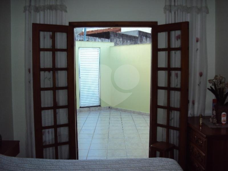 Sobrado à venda com 4 quartos, sendo 2 suítes, em Jardim Peri Peri, São Paulo, SP