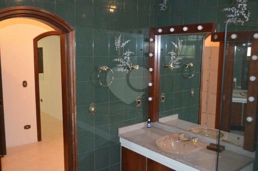 Sobrado à venda com 4 quartos, sendo 3 suítes, em Parque Edu Chaves, São Paulo, SP
