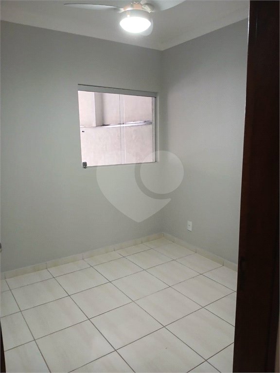 Casa de Vila à venda com 3 quartos, sendo 1 suíte, em Jardim Wanel Ville V, Sorocaba, SP