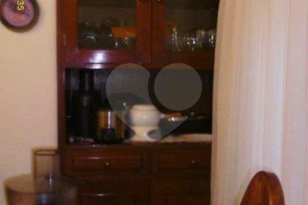 Sobrado à venda com 4 quartos, sendo 2 suítes, em Jardim Peri Peri, São Paulo, SP