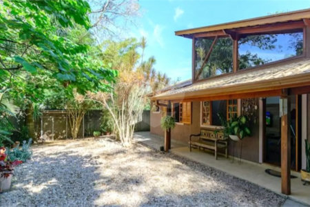 Casa à venda com 4 quartos, sendo 2 suítes,  em Granja Viana, Cotia, SP