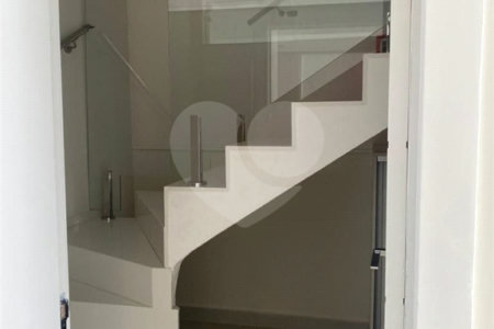 Casa à venda com 4 quartos, sendo 3 suítes, no condomínio Brisa 1, Mogi das Cruzes - SP