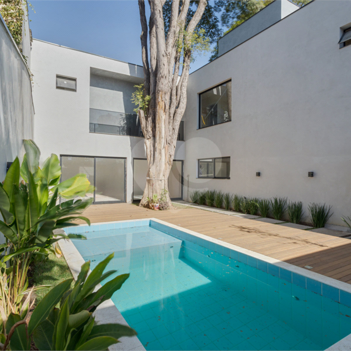 Casa à venda com 4 suítes no condomínio Villa Suiça, São Paulo - SP