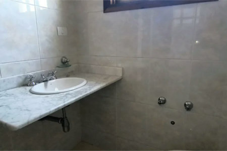 Casa à venda com 187m², 3 quartos, 2 suítes e 2 vagas de garagem próximo à USP