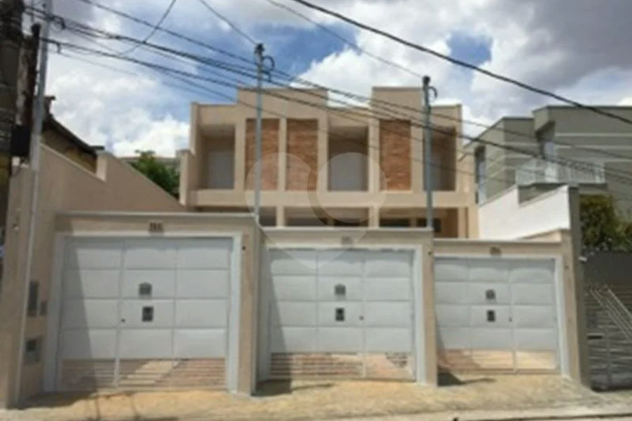 Sobrado novo nunca habitado.