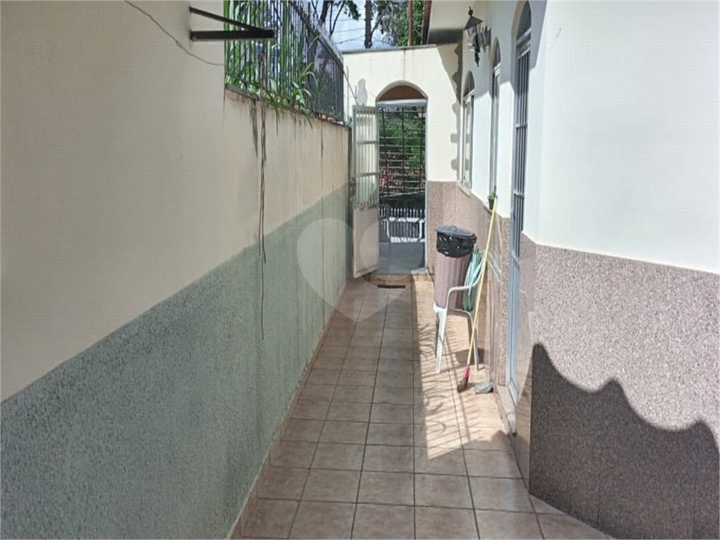 Bonita casa assobradada,no Bairro das Palmas do Tremembé, terreno com 14 X 50 e 350 área construída