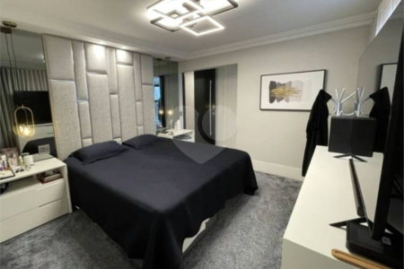 Apartamento LINDO reformado 4 dormitórios, sendo 2 suítes 1 mster, closet varandas integradas.