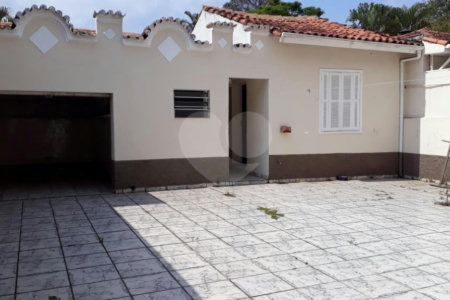 Sobrado à venda com 3 quartos, sendo 1 suíte, em Campo Belo, São Paulo, SP