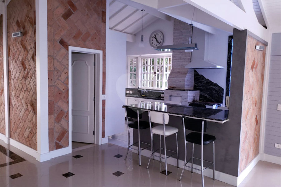 Casa à venda com 2 quartos, sendo 1 suíte, em Cumbari, Mairiporã, SP