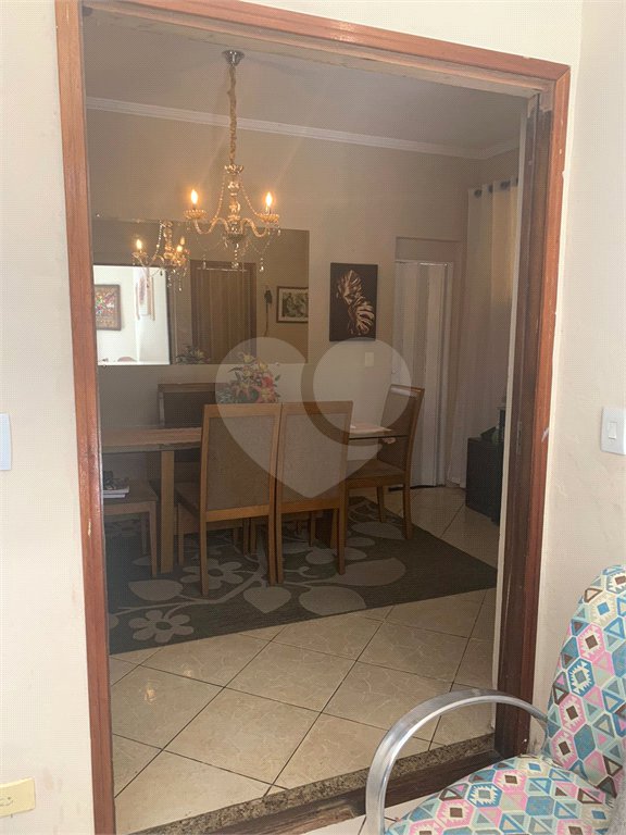 Casa à venda com 4 quartos, sendo 1 suíte, em Loteamento Shangrilá, Valinhos, SP