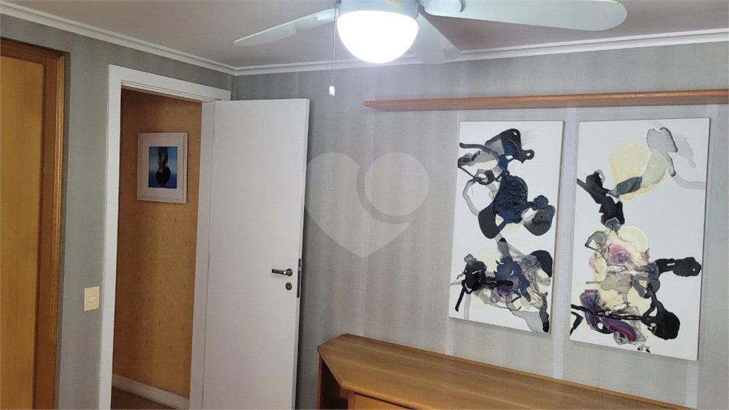 Casa à venda com 4 quartos, sendo 2 suítes, no condomínio Crystal Lake, Rio de Janeiro - RJ