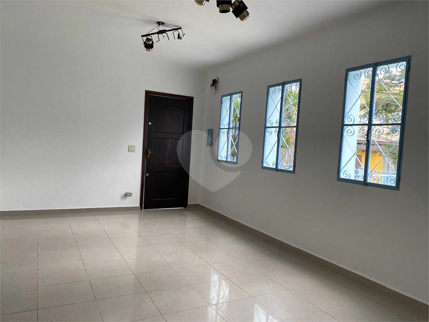 Sobrado à venda com 2 quartos em Tremembé, São Paulo, SP