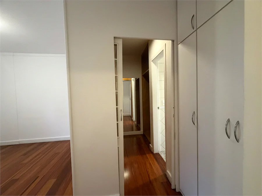 Apartamento à venda com 3 suítes em Vila Suzana, São Paulo, SP