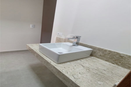 Casa à venda com 3 quartos, sendo 1 suíte,  no condomínio Atibaia Park 1, Atibaia - SP
