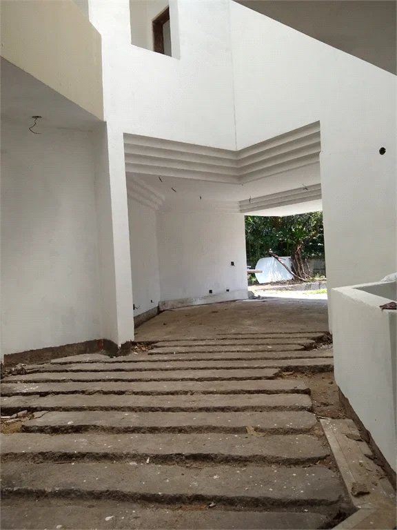 Sobrado à venda com 4 quartos, sendo 3 suítes, em Morumbi, São Paulo, SP