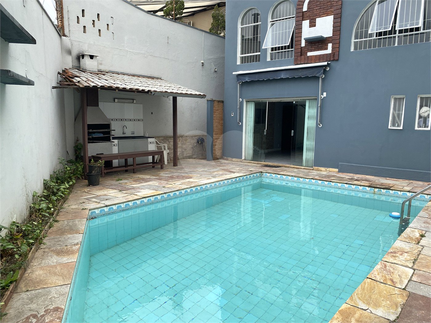 Casa à venda com 3 suítes em Jardim Leonor, São Paulo, SP