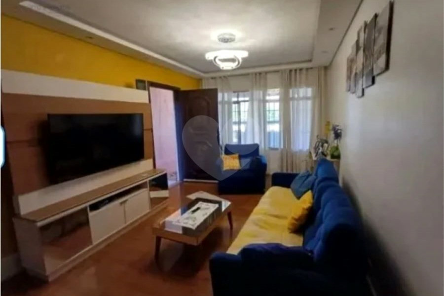 Sobrado à venda com 4 quartos, sendo 1 suíte, em Jaraguá, São Paulo, SP