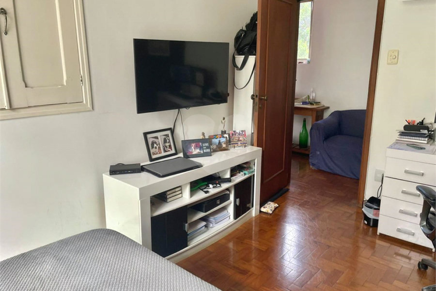 Sobrado à venda com 3 quartos, sendo 2 suítes, em Vila Mariana, São Paulo, SP