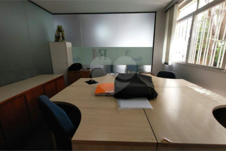 Casa à venda com 4 quartos, sendo 2 suítes,  em Vila Alexandria, São Paulo, SP