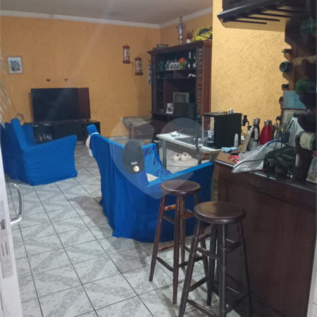 Sobrado à venda com 4 quartos, sendo 1 suíte,  em Furnas, São Paulo, SP
