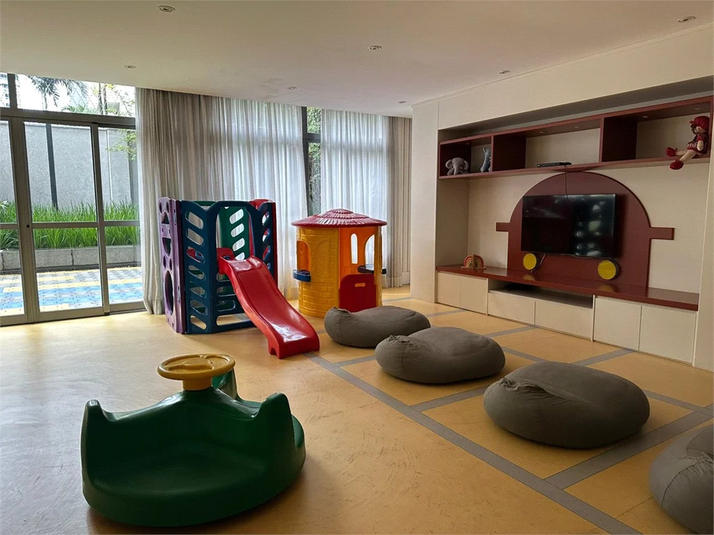 Apartamento à venda ou para alugar com 1 suíte em Pinheiros, São Paulo, SP