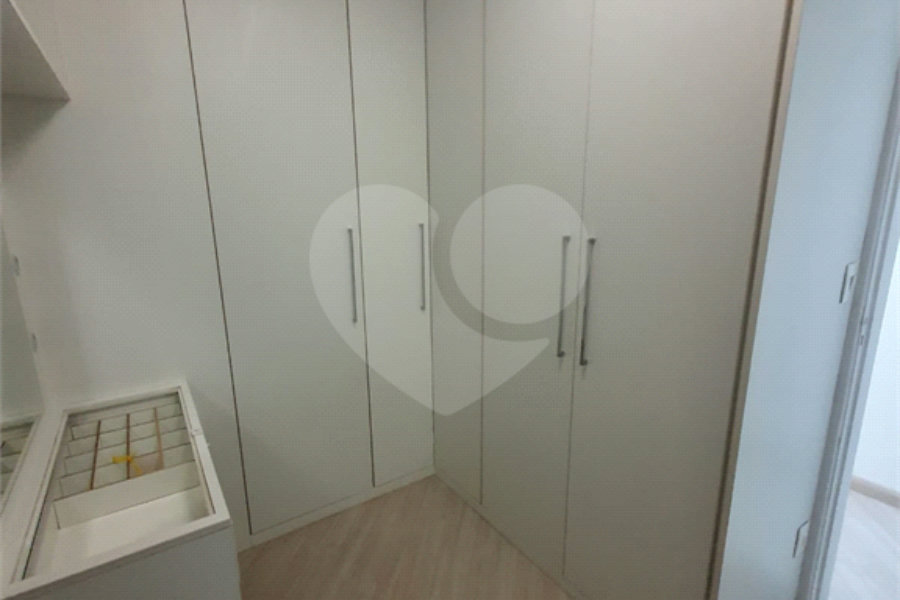 Sobrado à venda com 4 quartos, sendo 2 suítes,  em Santana, São Paulo, SP