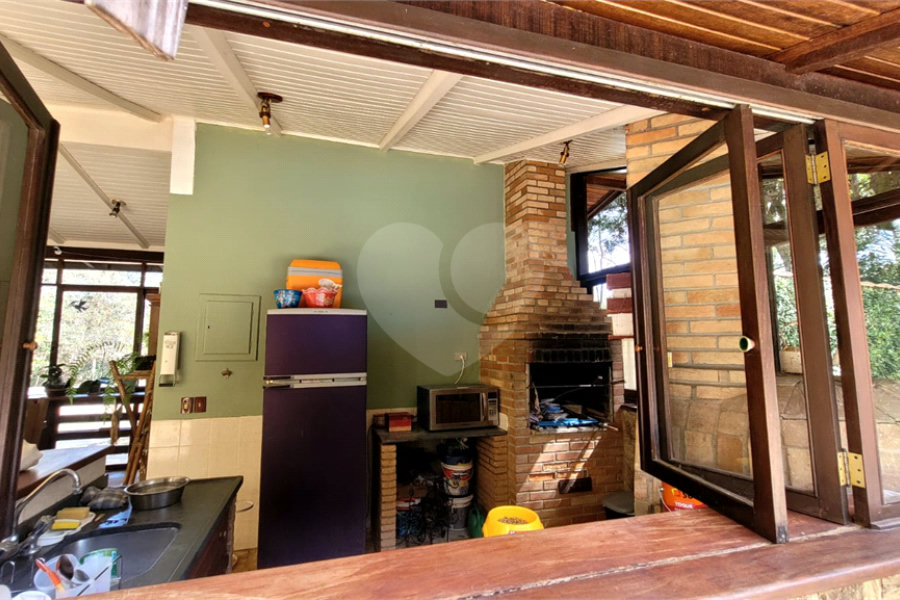 Casa à venda ou para alugar com 4 quartos, sendo 3 suítes, no condomínio Associação Reserva das Hortênsias, Mairiporã - SP