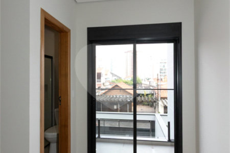 Sobrado à venda com 3 quartos, sendo 1 suíte, em Vila Gumercindo, São Paulo, SP