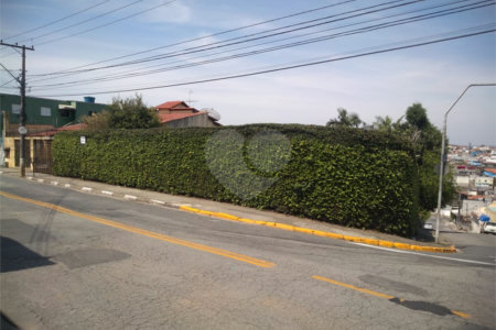 Casa à venda com 3 quartos, sendo 1 suíte,  em Vila Oliveira, Mogi das Cruzes, SP