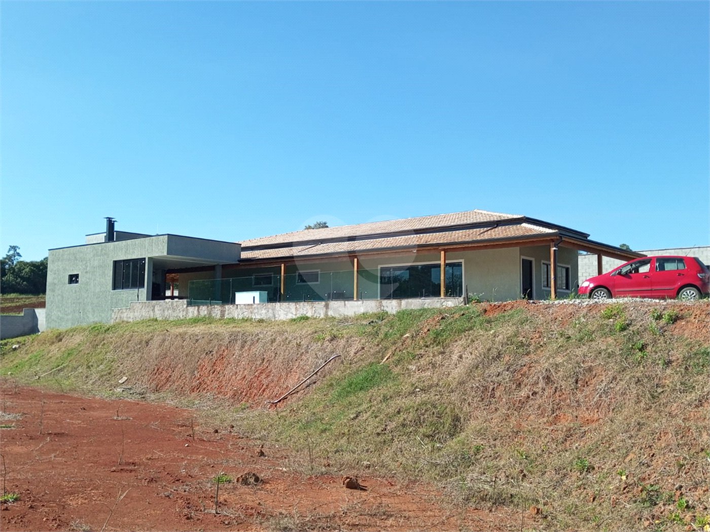 Chácara à venda com 3 quartos, sendo 2 suítes,  em Cocuera, Mogi das Cruzes, SP