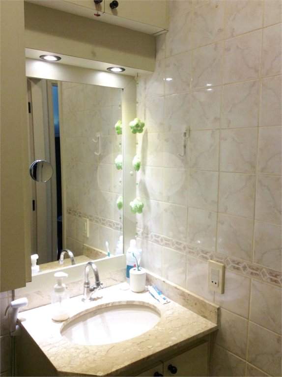 Casa à venda com 2 quartos, sendo 1 suíte,  no condomínio Villas de São Francisco I, São Paulo - SP