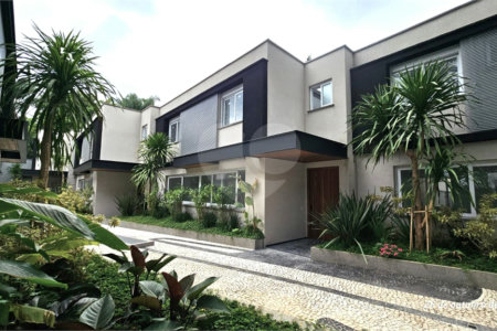 Casa à venda com 4 suítes no condomínio Vila Arese, São Paulo - SP