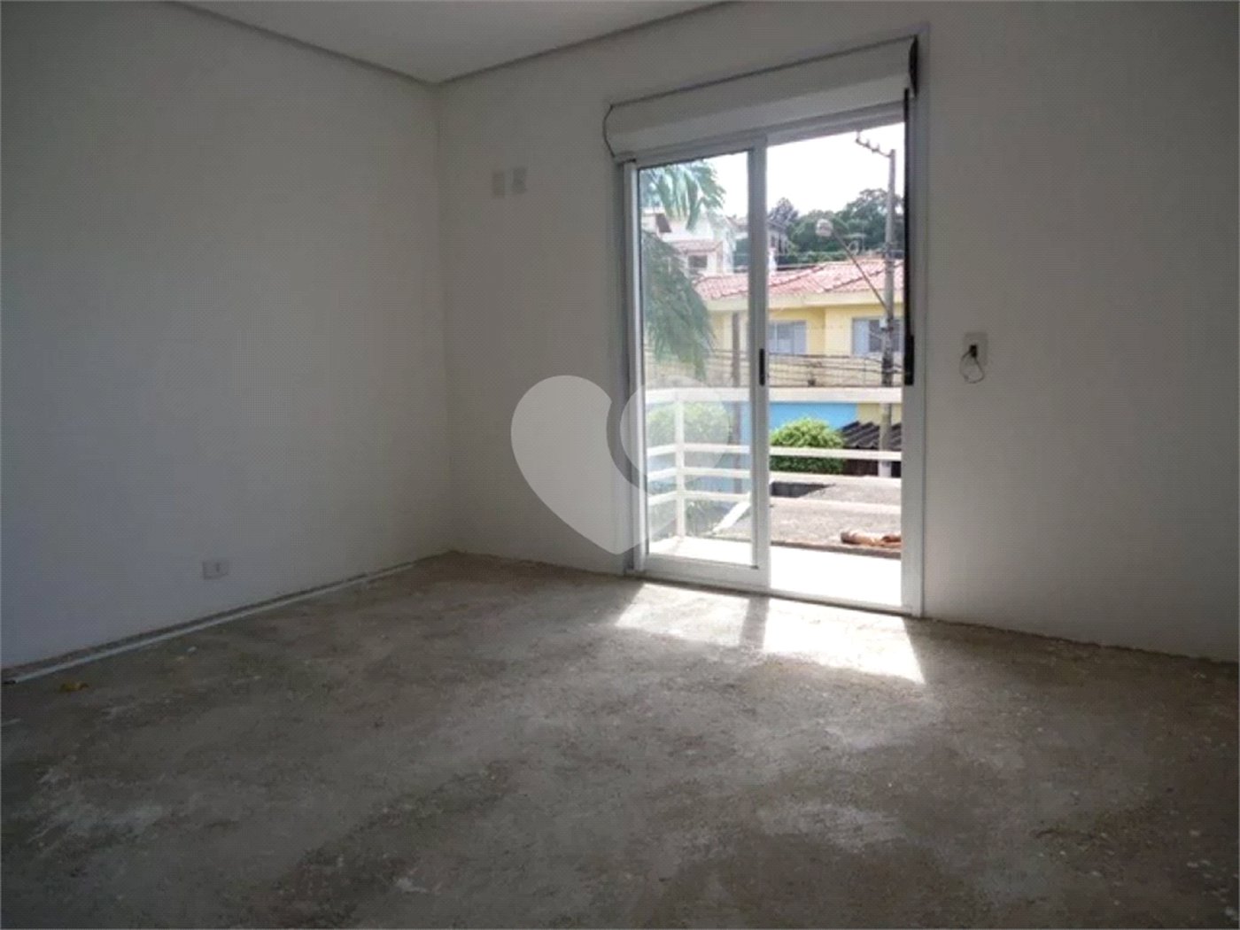Sobrado à venda com 3 quartos, sendo 1 suíte, em Tremembé, São Paulo, SP