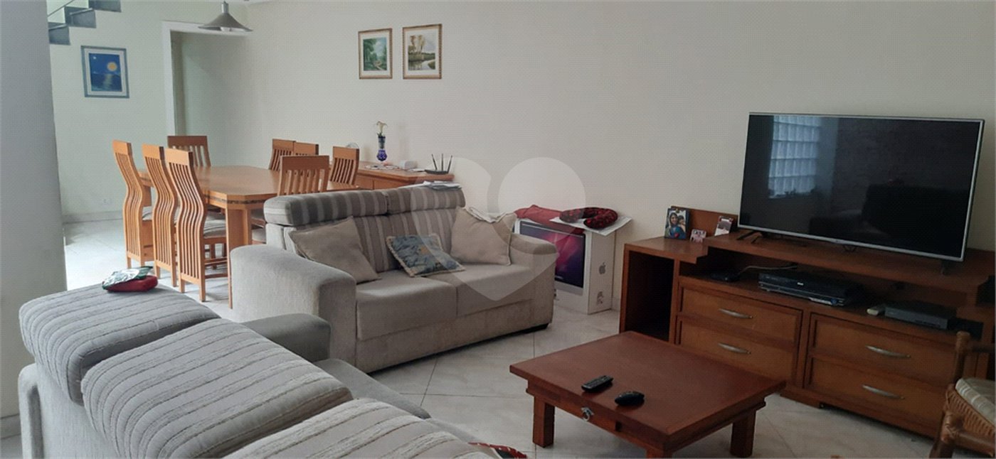 Sobrado à venda com 4 quartos, sendo 1 suíte, em Vila Lúcia, São Paulo, SP